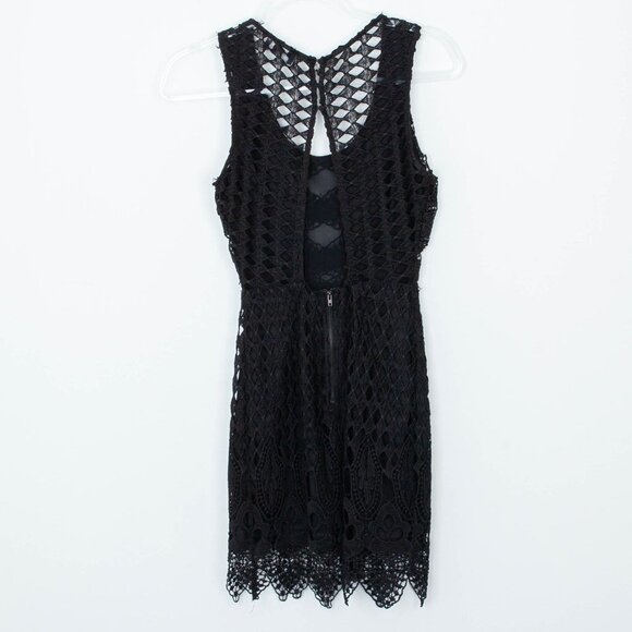 ASTR Crochet Floral Sheath Sleeveless Dress Size XS - Picture 7 of 10